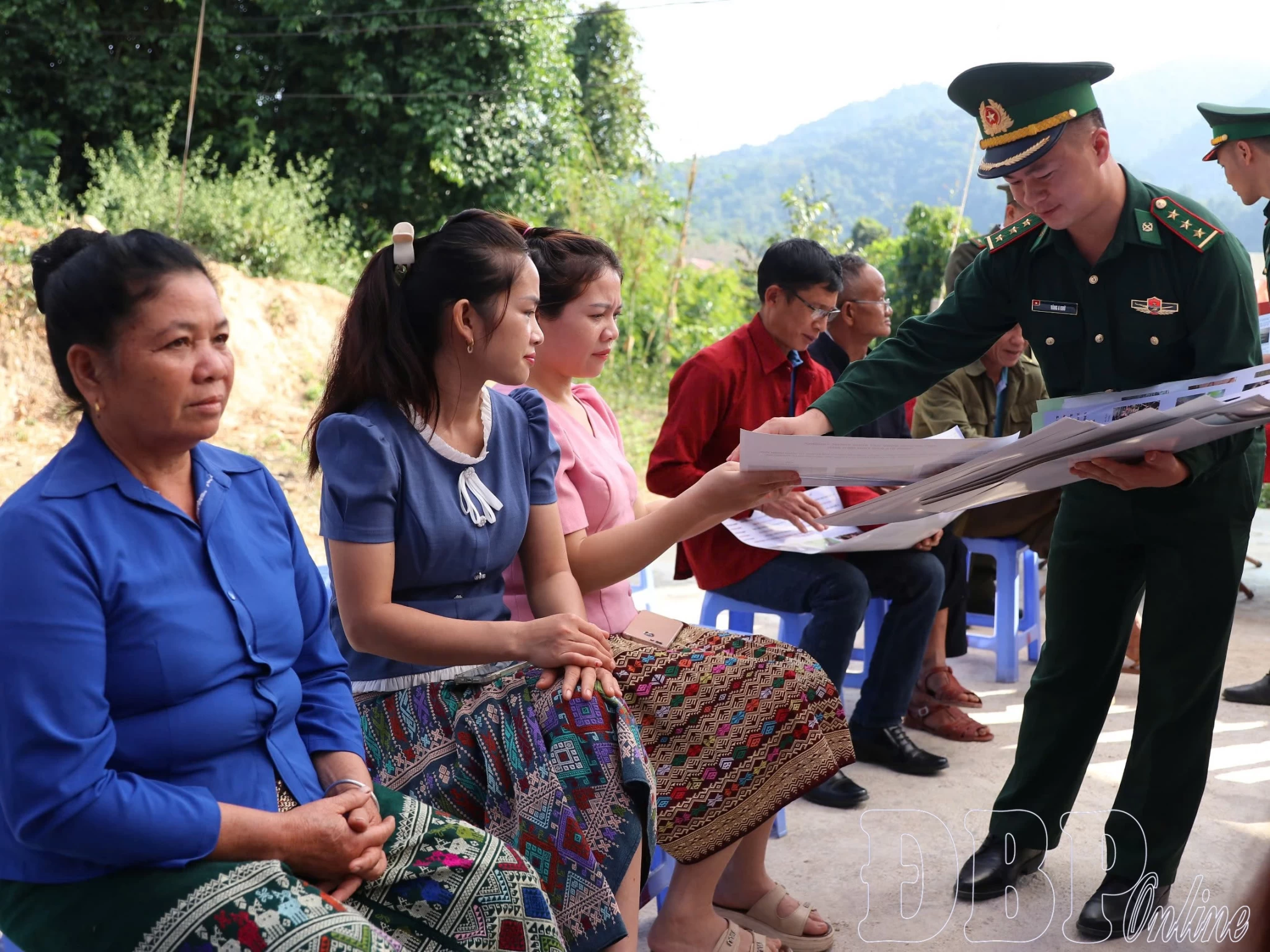 Giữ màu xanh cho rừng